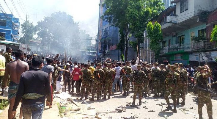 খাগড়াছড়িতে ১৪৪ ধারা ভঙ্গ, সেনাবাহিনীর ১০ জন আহত